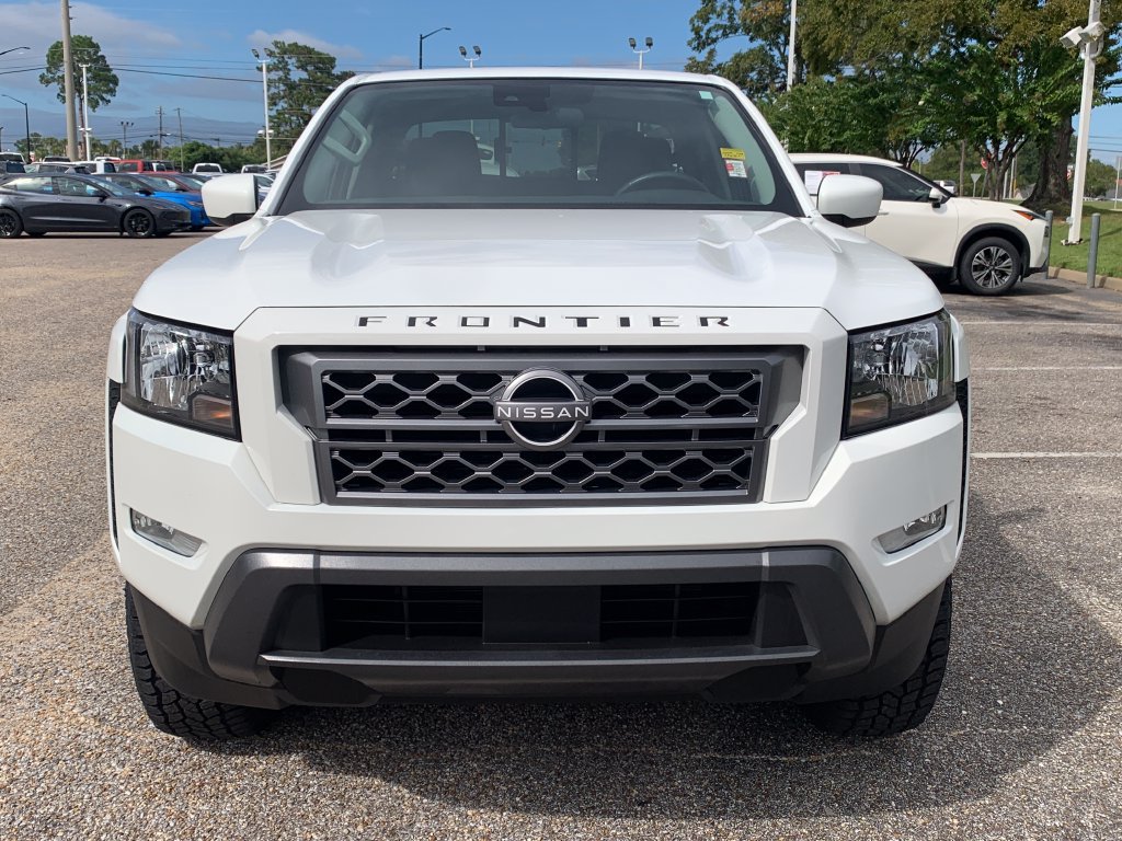 Used 2024 Nissan Frontier SV w/ SV Convenience Package RWD image 3