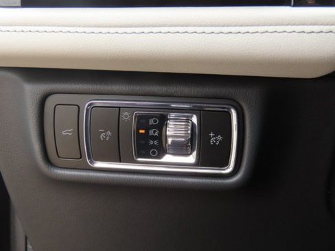 Used 2026 Lincoln Aviator Reserve AWD/4WD image 26