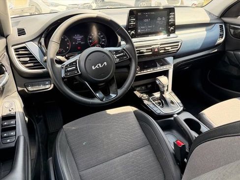 Used 2023 Kia Seltos S AWD/4WD image 7