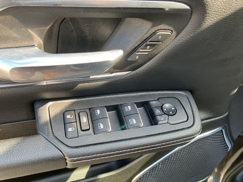 Used 2025 RAM 1500 Laramie w/ Sport Appearance Package AWD/4WD image 10