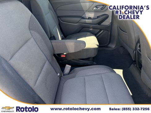 Used 2023 Chevrolet Traverse LT AWD/4WD image 9