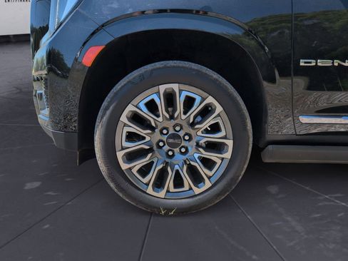 Used 2023 GMC Yukon XL Denali Ultimate AWD/4WD image 29
