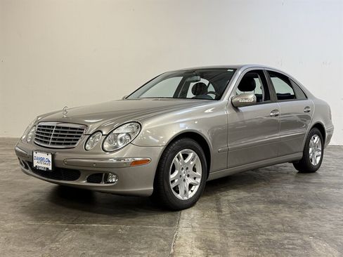 Used 2006 Mercedes-Benz E 350 4MATIC Sedan image 3