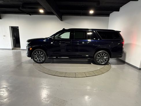 Used 2022 Cadillac Escalade ESV Sport w/ Touring Package AWD/4WD image 9