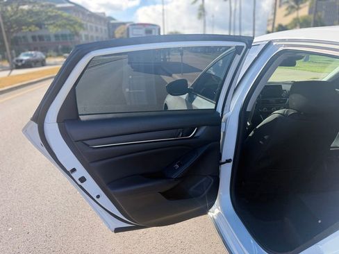 Used 2018 Honda Accord EX image 13