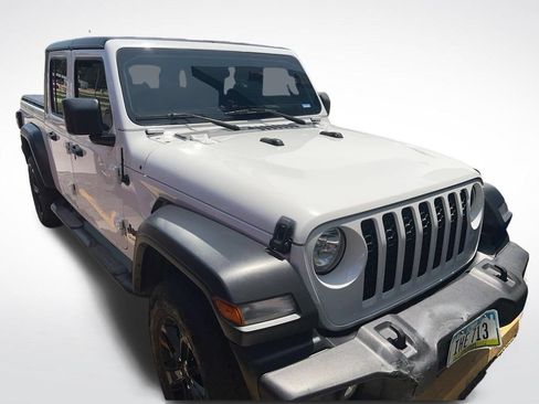 Used 2020 Jeep Gladiator Sport AWD/4WD image 2