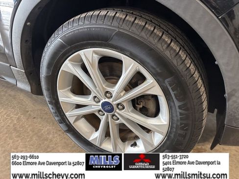 Used 2018 Ford Escape SE w/ Ford Safe & Smart Package image 19