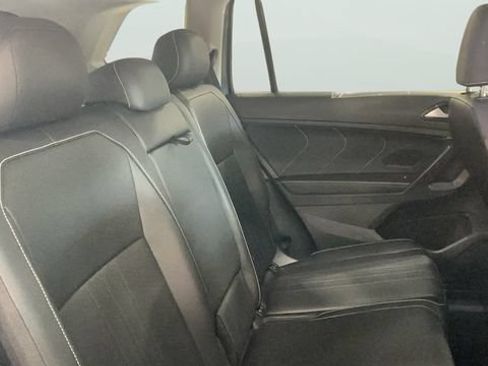 Certified 2024 Volkswagen Tiguan SE AWD/4WD image 16