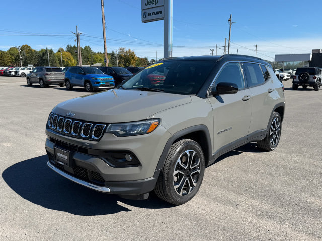 Used 2023 Jeep Compass Limited AWD/4WD image 1
