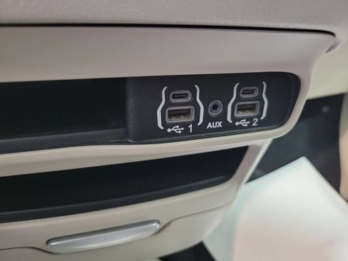 Used 2023 Chrysler Voyager LX FWD image 48
