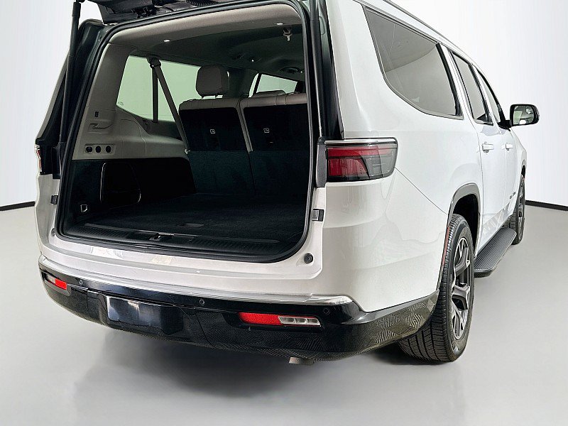 Used 2024 Jeep Wagoneer L Series III w/ Flexible Seating Group AWD/4WD image 26