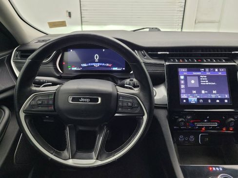 Used 2021 Jeep Grand Cherokee L Laredo w/ Luxury Tech Group I image 22