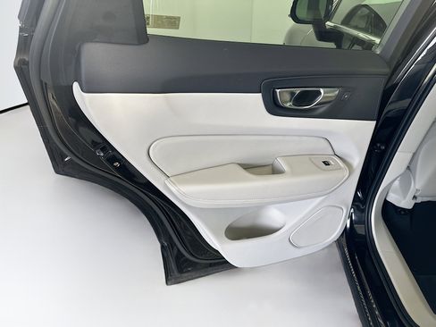 Used 2023 Volvo XC60 B5 Core AWD/4WD image 27