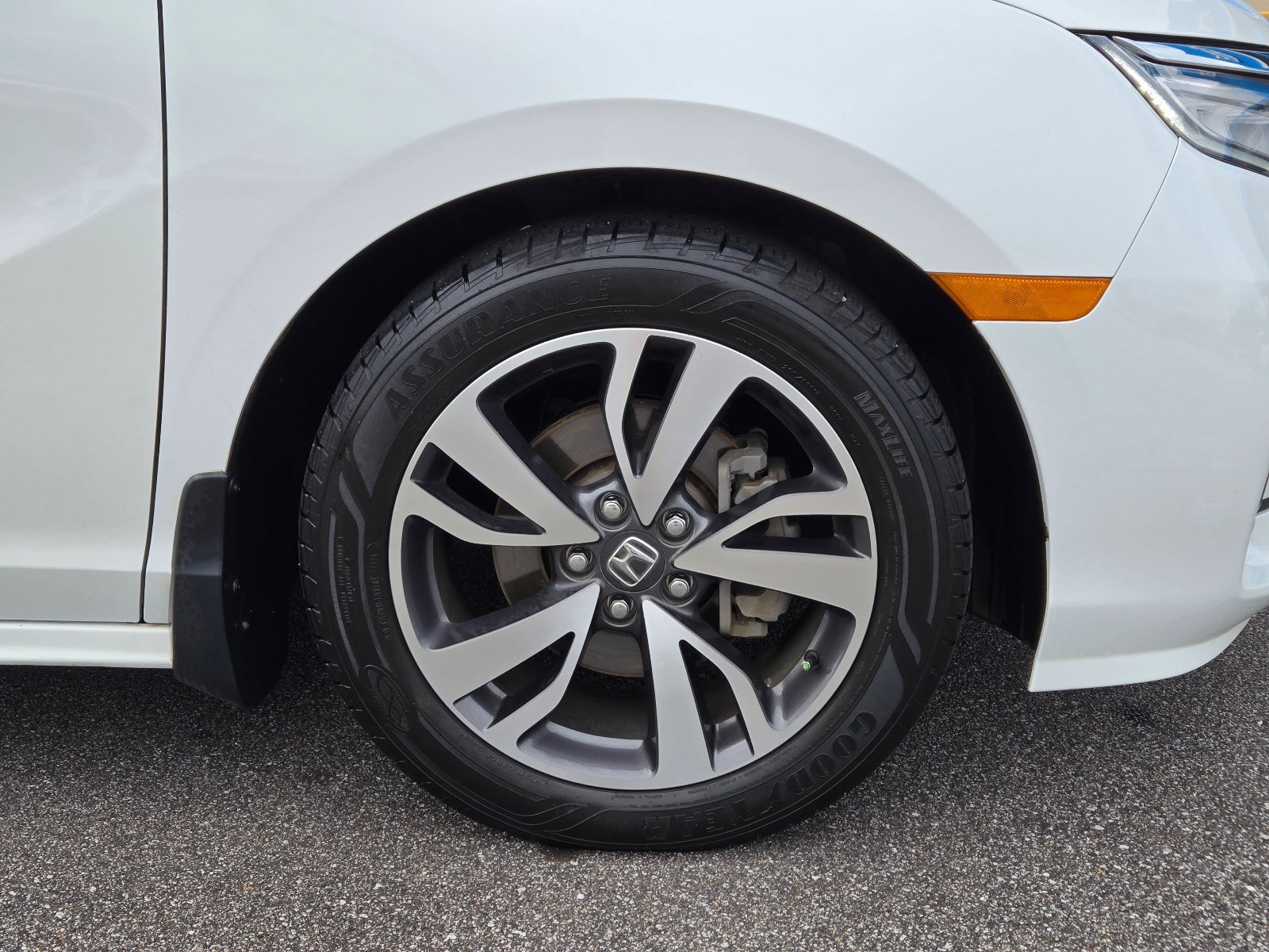 Used 2023 Honda Odyssey Touring image 4
