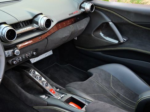 Used 2023 Ferrari 812 GTS RWD image 22