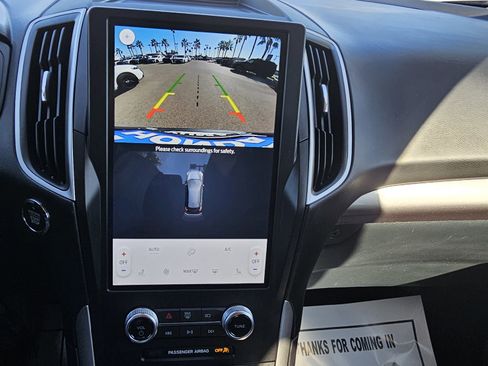 Used 2024 Ford Edge SEL image 18