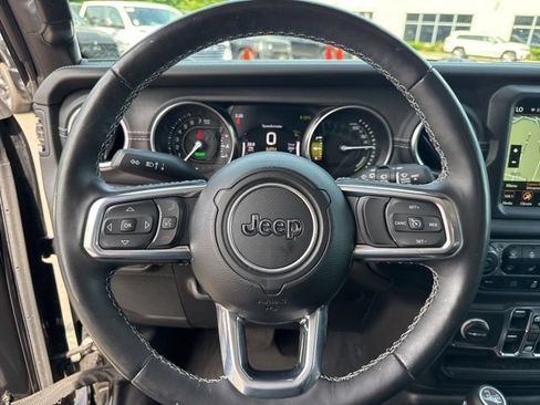 Used 2023 Jeep Wrangler Unlimited Sahara w/ Cold Weather Group AWD/4WD image 11