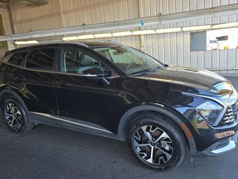 Used 2023 Kia Sportage EX image 2