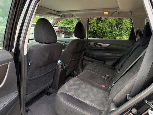 Used 2015 Nissan Rogue SV w/ SV Premium Package AWD/4WD image 9