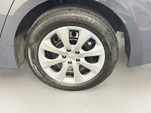 Used 2025 Toyota Corolla LE FWD image 11