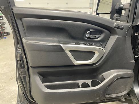 Used 2016 Nissan Titan PRO-4X image 13