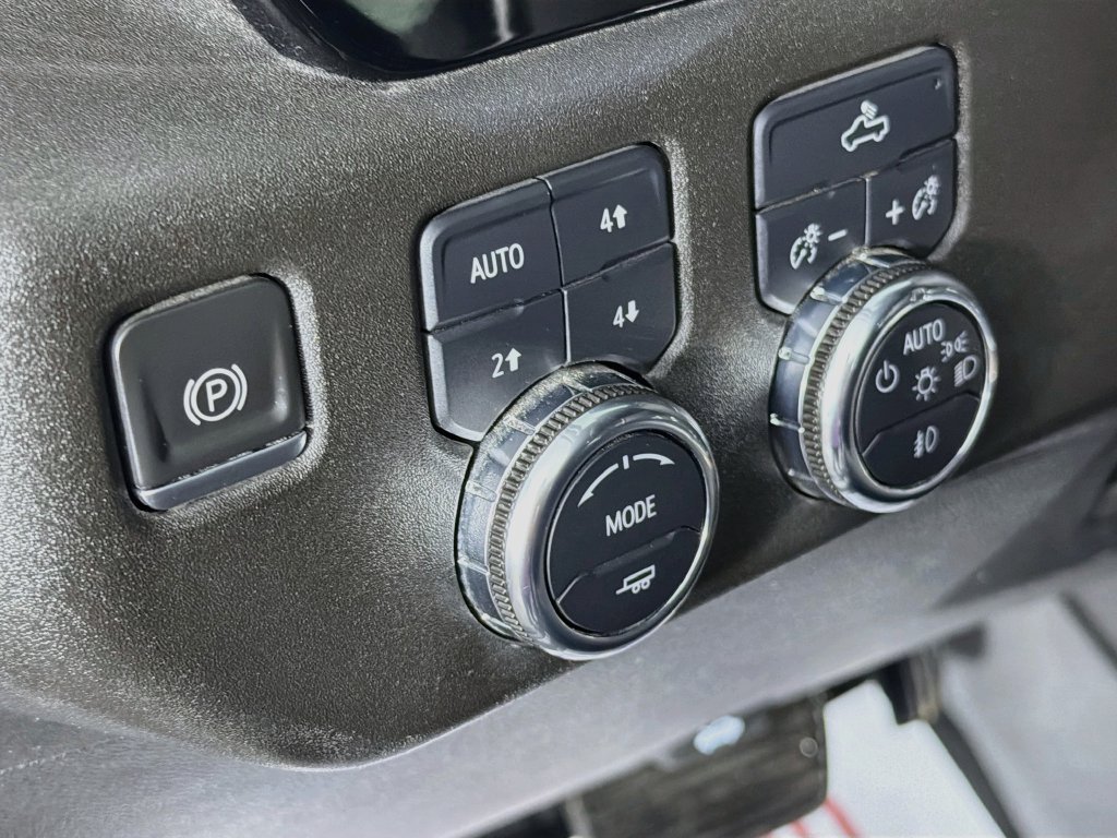 Used 2023 GMC Sierra 1500 Elevation w/ X31 Off-Road Package AWD/4WD image 10