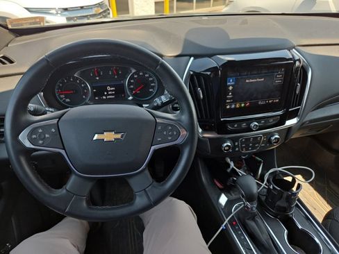 Used 2023 Chevrolet Traverse LT FWD image 16