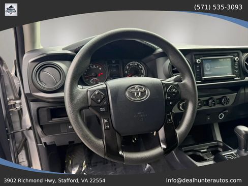 Used 2018 Toyota Tacoma SR AWD/4WD image 32