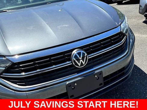 Used 2024 Volkswagen Jetta SE FWD image 36