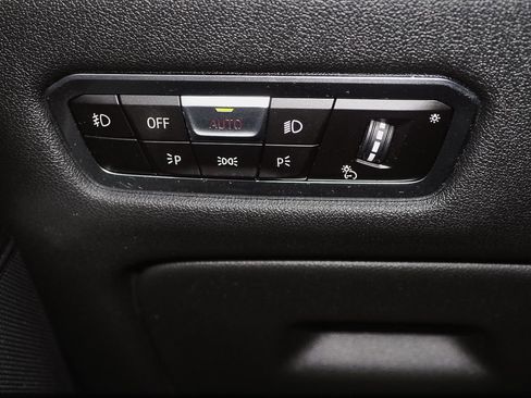 Used 2022 BMW X7 xDrive40i w/ M Sport Package image 32