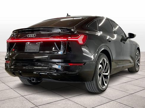 Used 2024 Audi Q8 e-tron Premium Plus image 13