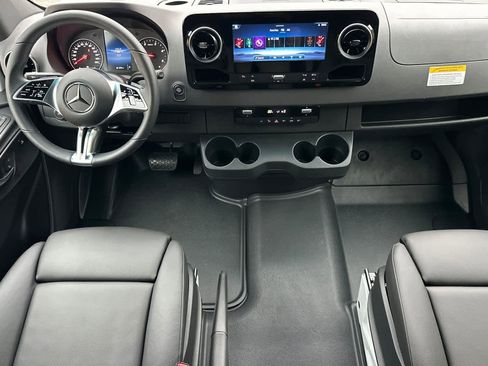 New 2025 Mercedes-Benz Sprinter 2500 image 12