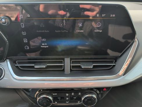 New 2026 Chevrolet Trax LT w/ Driver Confidence Package image 18