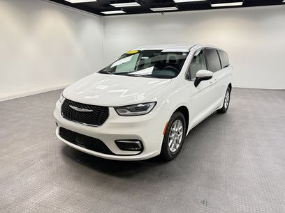 Used 2023 Chrysler Pacifica Touring-L