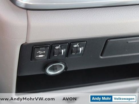 Used 2015 Toyota Sienna XLE FWD image 43
