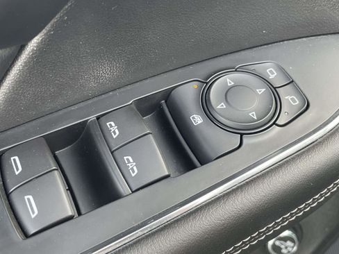 Used 2022 Buick Envision Essence w/ Safety Package FWD image 16