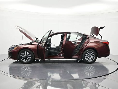Certified 2024 Nissan Altima 2.5 SV FWD image 45