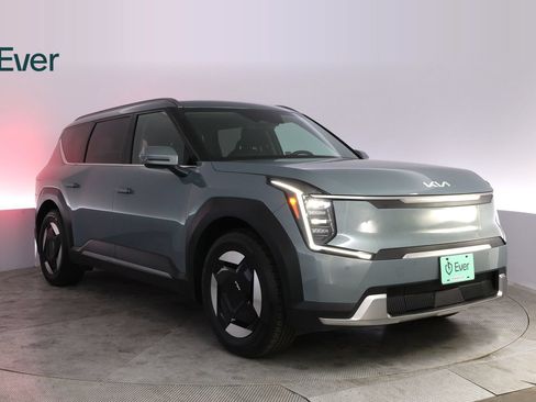 Used 2024 Kia EV9 Wind AWD/4WD image 13
