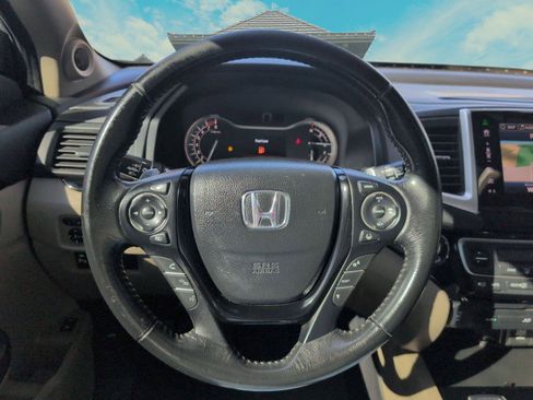 Used 2016 Honda Pilot Touring image 9
