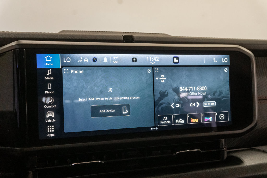 Used 2025 Jeep Gladiator Rubicon w/ Convenience Group AWD/4WD image 18