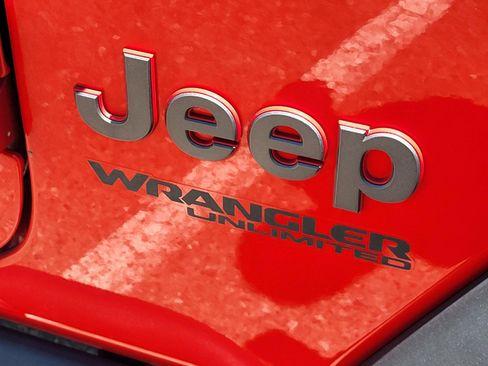 Used 2021 Jeep Wrangler Unlimited Rubicon AWD/4WD image 27