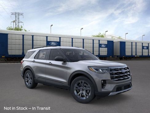 New 2026 Ford Explorer Active w/ Active Comfort Package image 7
