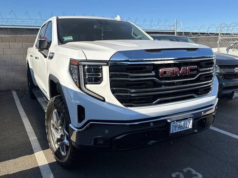 Used 2025 GMC Sierra 1500 SLT w/ SLT Premium Plus Package AWD/4WD image 2