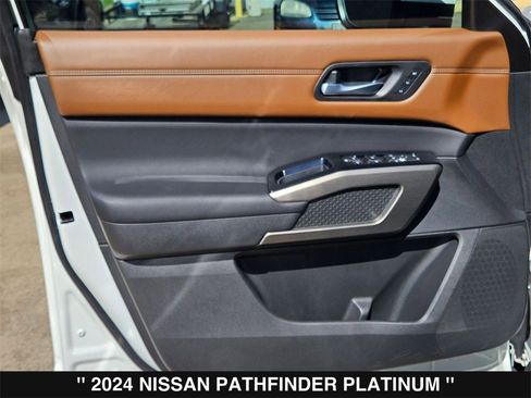 Used 2024 Nissan Pathfinder Platinum image 14
