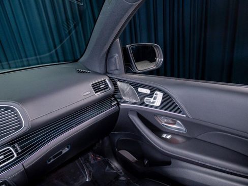 New 2026 Mercedes-Benz GLS 580 4MATIC image 29