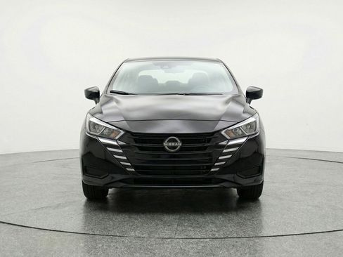 Used 2025 Nissan Versa SV image 2