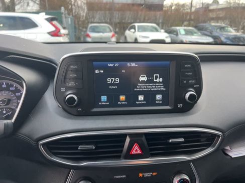 Used 2020 Hyundai Santa Fe SE image 21