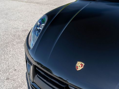 New 2026 Porsche Macan AWD/4WD image 18