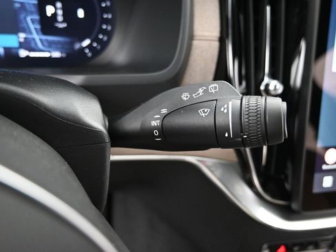 New 2026 Volvo XC90 B6 Plus w/ Protection Package Premier image 18