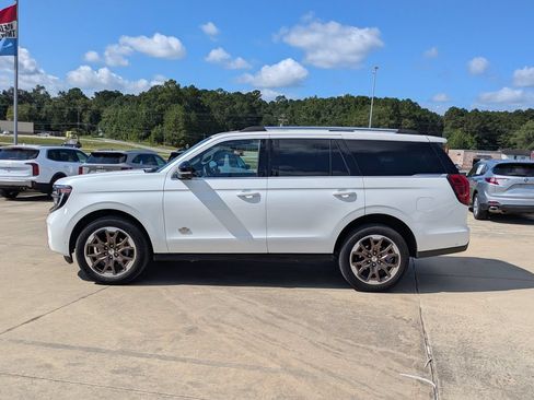 Used 2025 Ford Expedition King Ranch AWD/4WD image 2
